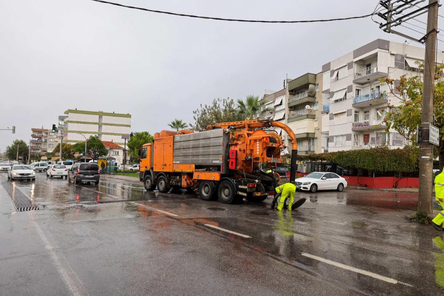 İZSU Genel Müdürlüğü'den kanallarda yoğun mesai