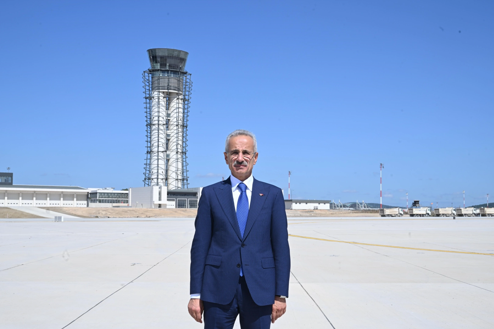 Abdülkadir Uraloğlu: Havalimanı kurtarma ve yangınla mücadele ekiplerimiz görev başında