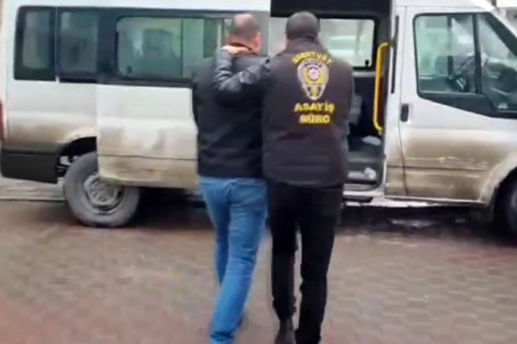 Anne ve çocuğunu yerde yuvarlamıştı, adalet yerini buldu haberinin görseli