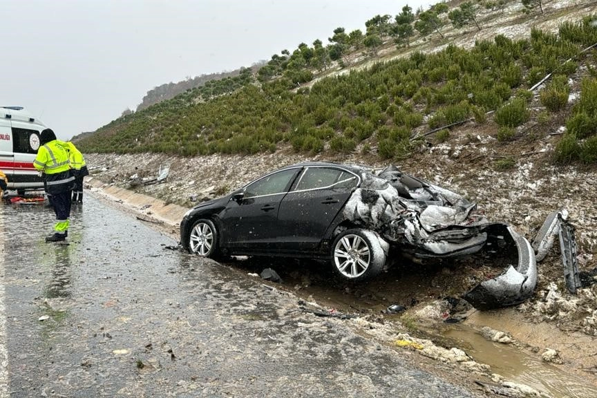Balıkesir'de zincirleme kaza: 7 araç birbirine girdi haberinin görseli