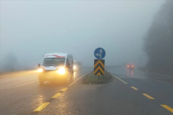 Bolu Dağı'nda sis ve sağanak etkili oldu haberinin görseli