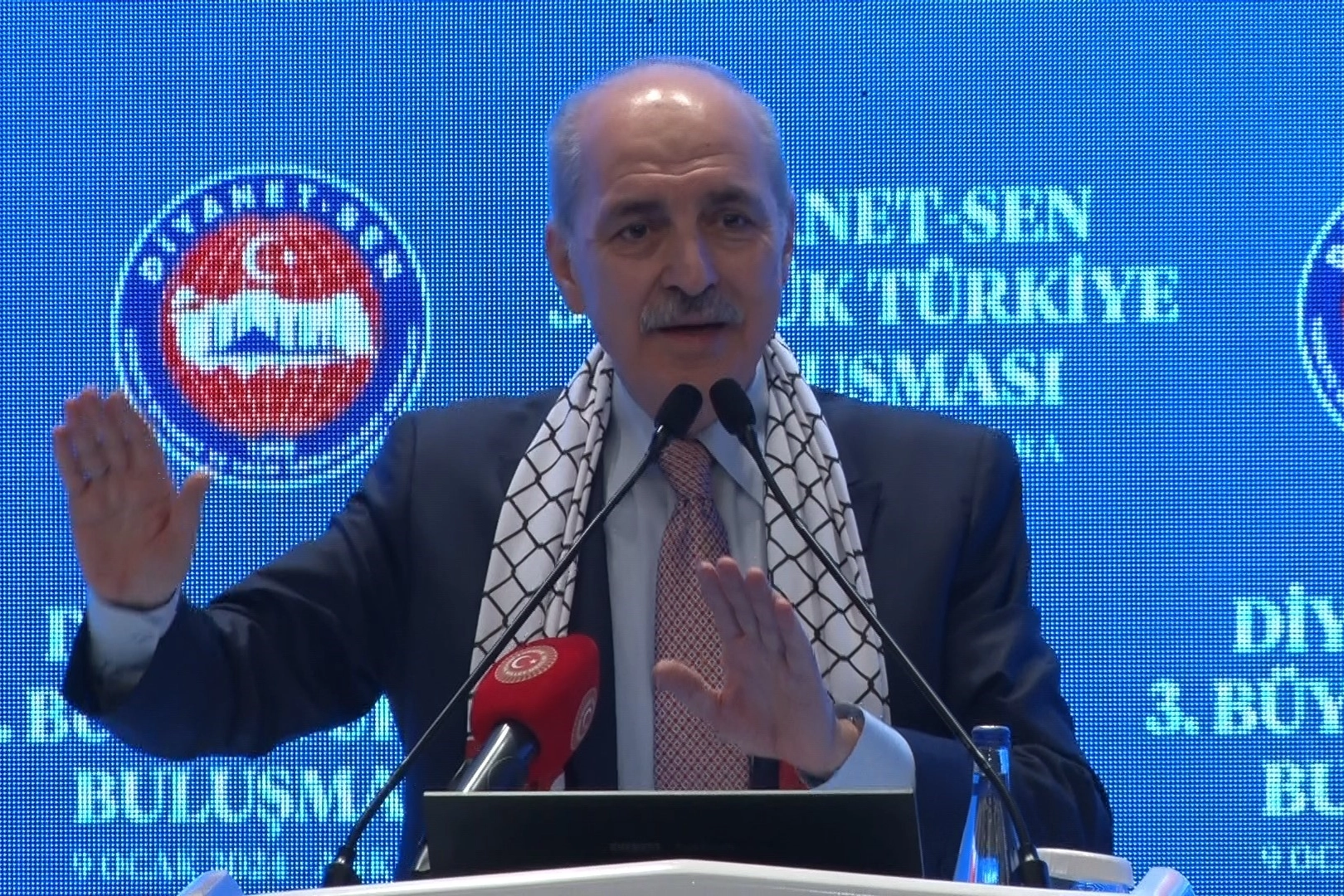 Numan Kurtulmuş: Fatih Camiindeki hunhar saldırıyı lanetliyorum, kınıyorum