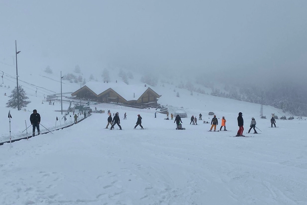 Bolu'da kar kalınlığı 1 metreye ulaştı