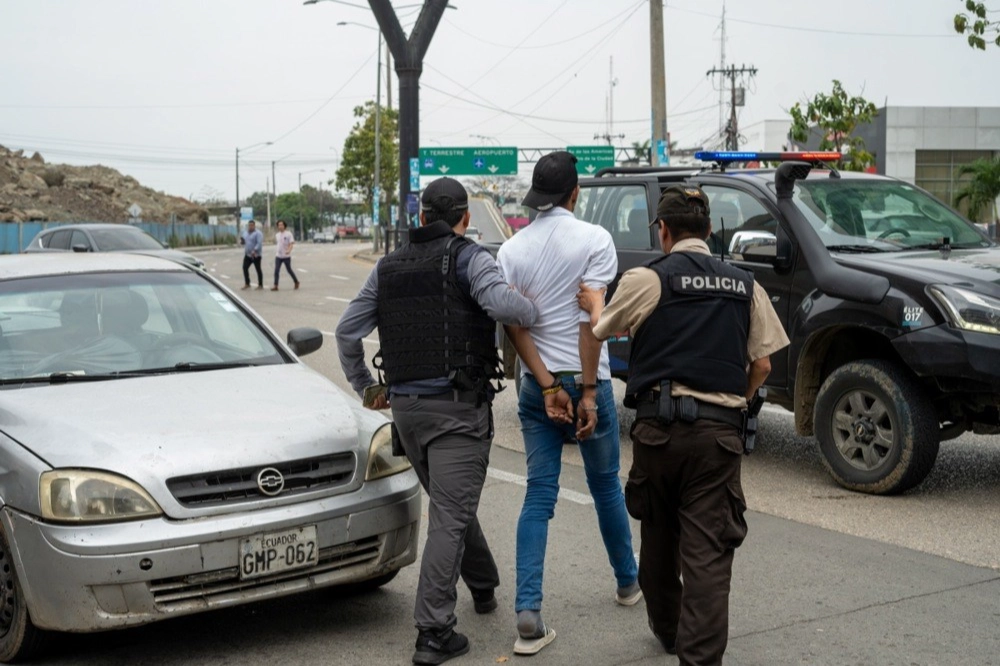 Ekvador’da çete üyeleri 10 kişiyi öldürdü