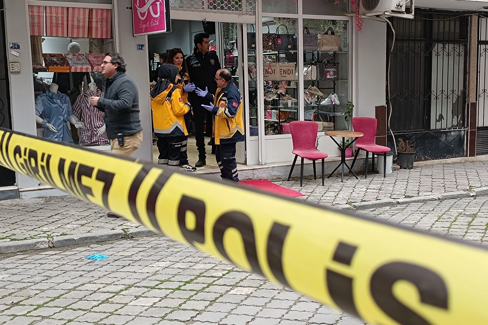 Manisa’da cinayet: Önce kadını sonra kendini öldürdü haberinin görseli
