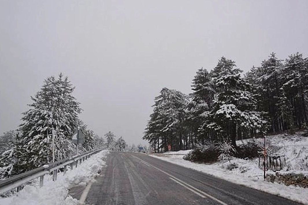 Manisa’da yılın ilk kar yağışı haberinin görseli