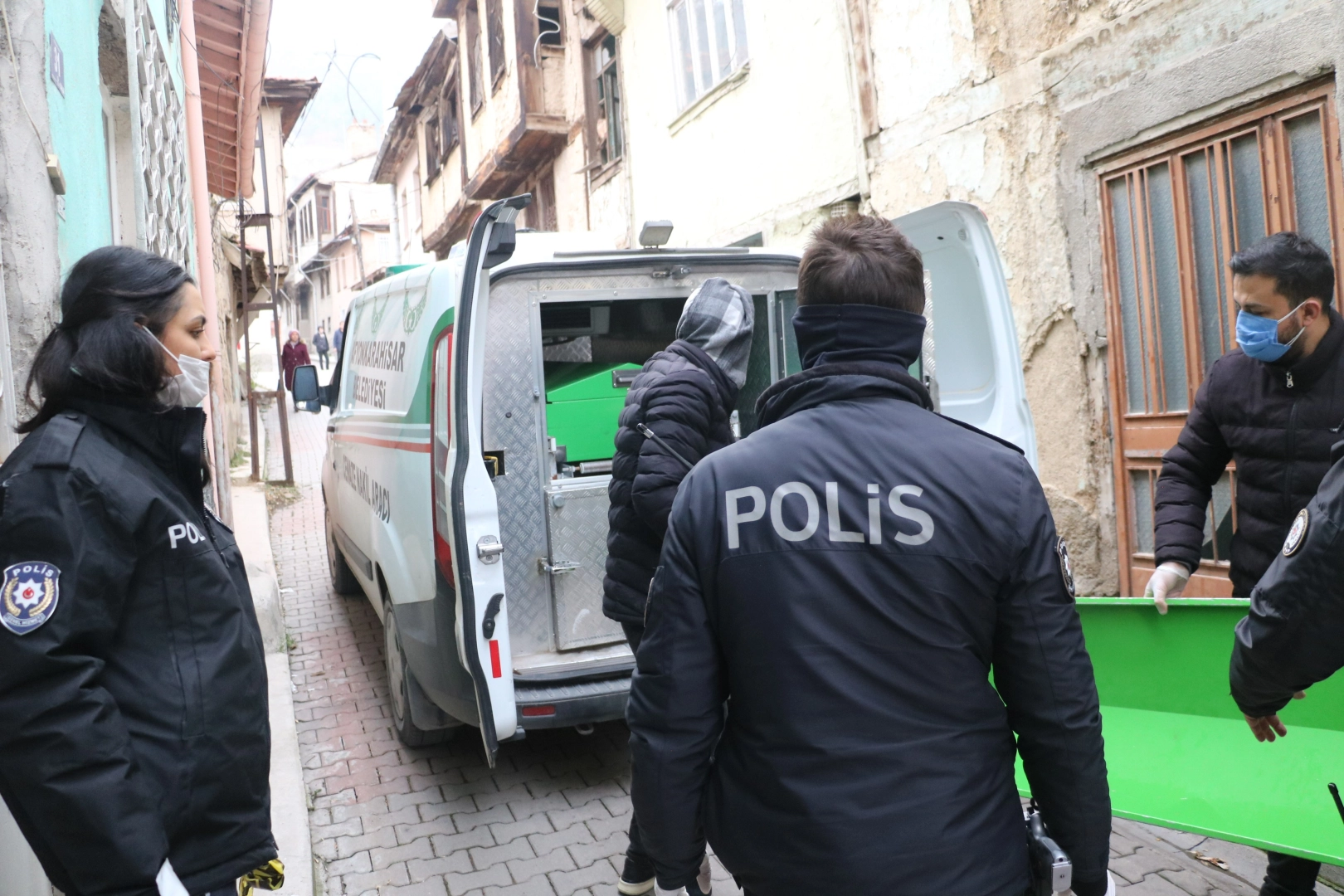 Afyon’da metruk binada bulunan ceset olayında sır perdesi aralandı