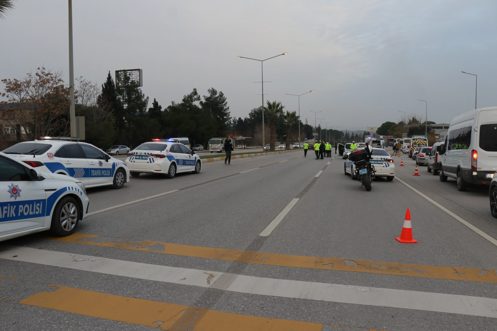 Denizli’de kaza: Yolun karşısına geçmek isterken araç çarptı