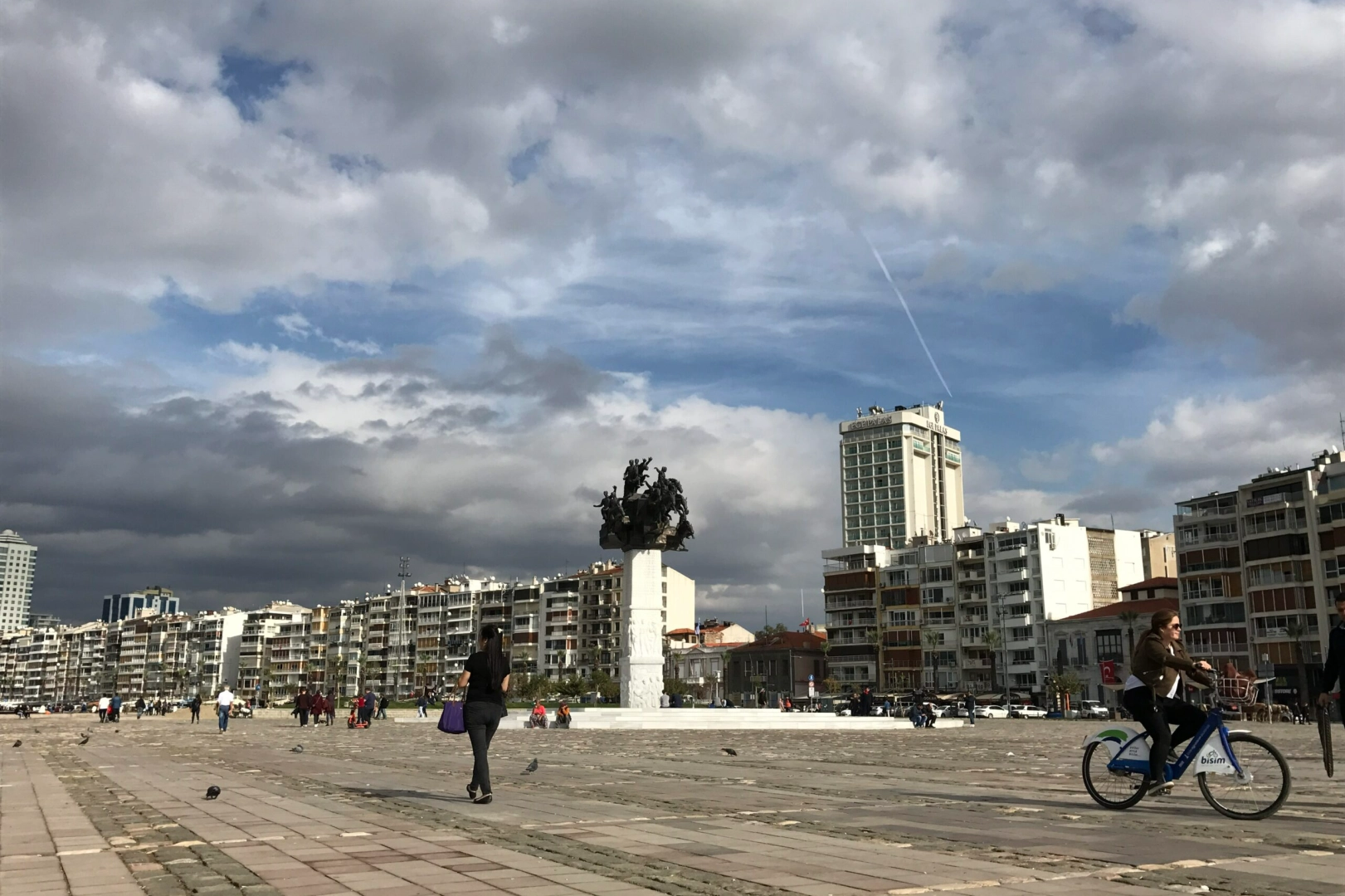 İzmir'de bugün hava nasıl olacak? İşte saatlik hava durumu 12.01.2024