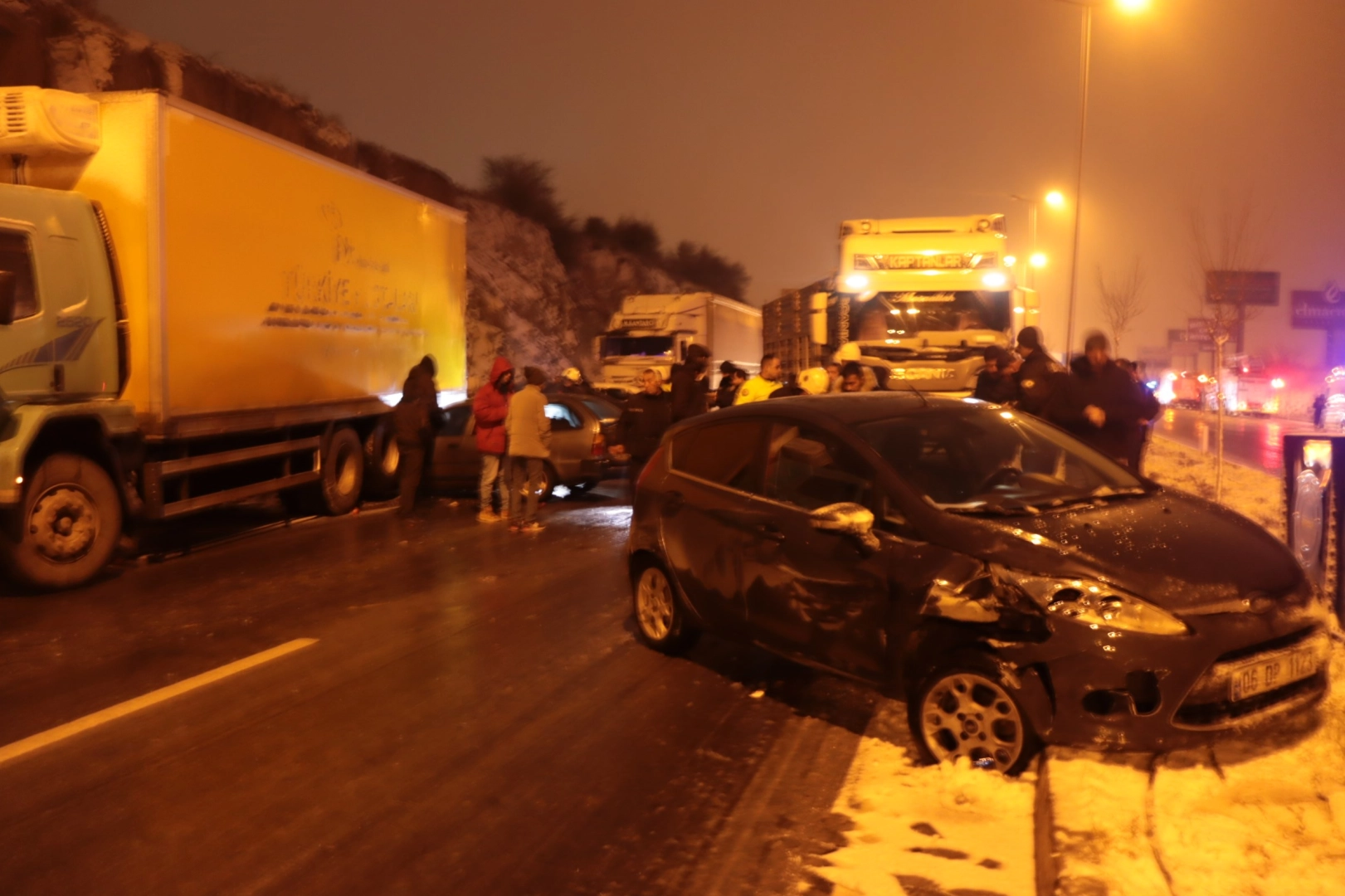 Kayseri'de 8 araçlı zincirleme trafik kazası