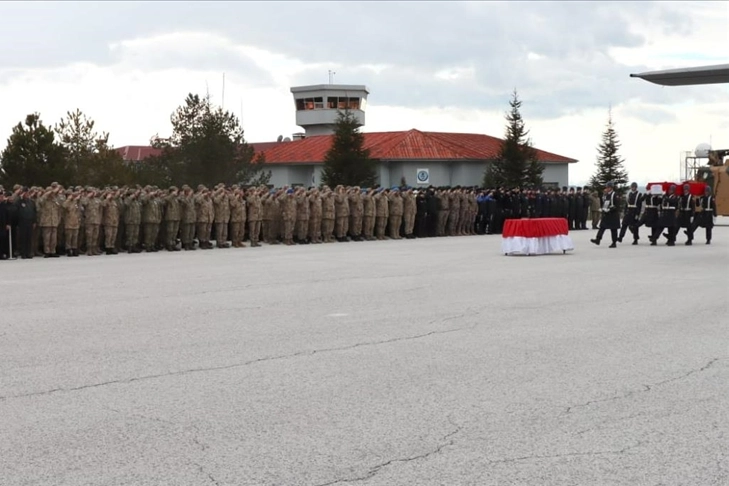 Pençe-Kilit bölgesinde şehit olan asker için Van'da tören düzenlendi haberinin görseli