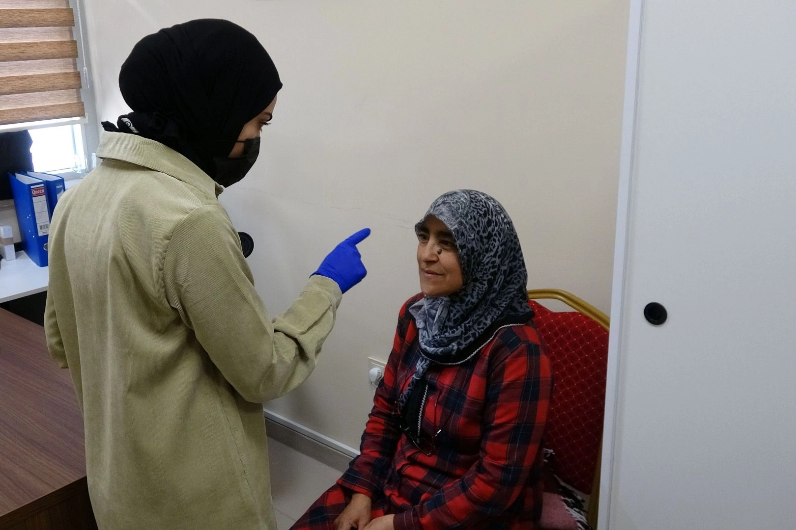 Hekimlerden birinci basamak sağlık hizmetleri için çağrı haberinin görseli