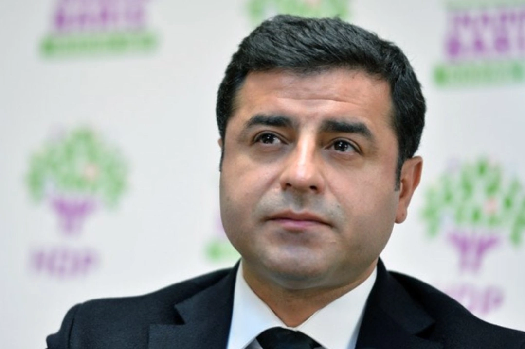 Siyasi hayatın önemli isimlerinden biri olan Selahattin Demirtaş kimdir?