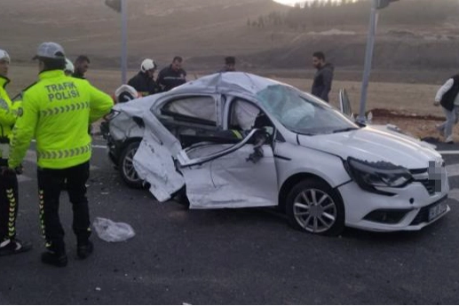 Mardin’de tır ile otomobil çarpıştı: 1 ölü, 3 yaralı