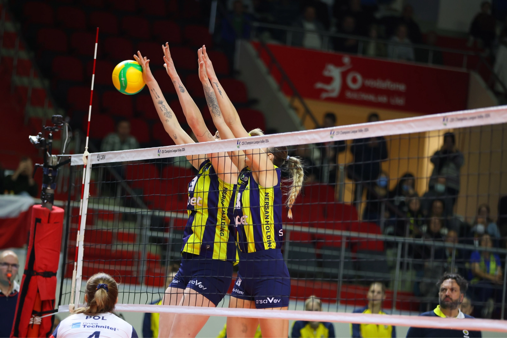 Fenerbahçe, CEV Şampiyonlar Ligi’nde çeyrek finalde