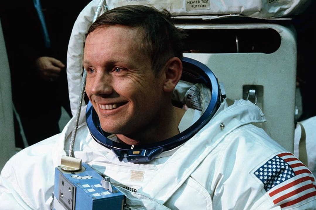 Ay’a ilk ayak basan insan olan Neil Armstrong kimdir? Neil Armstrong Ay’a ayak bastığında ne dedi? haberinin görseli
