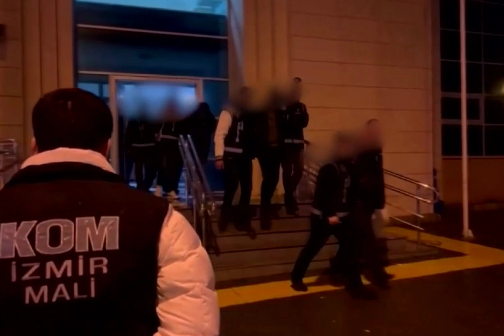 Dilan Polat olayını aratmadı! İzmir'de 119 kişi mercek altında haberinin görseli