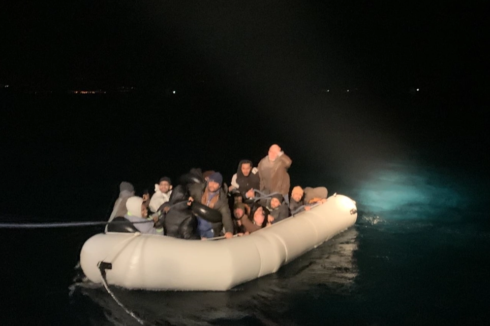 İzmir açıklarında 158 düzensiz göçmen kurtarıldı haberinin görseli