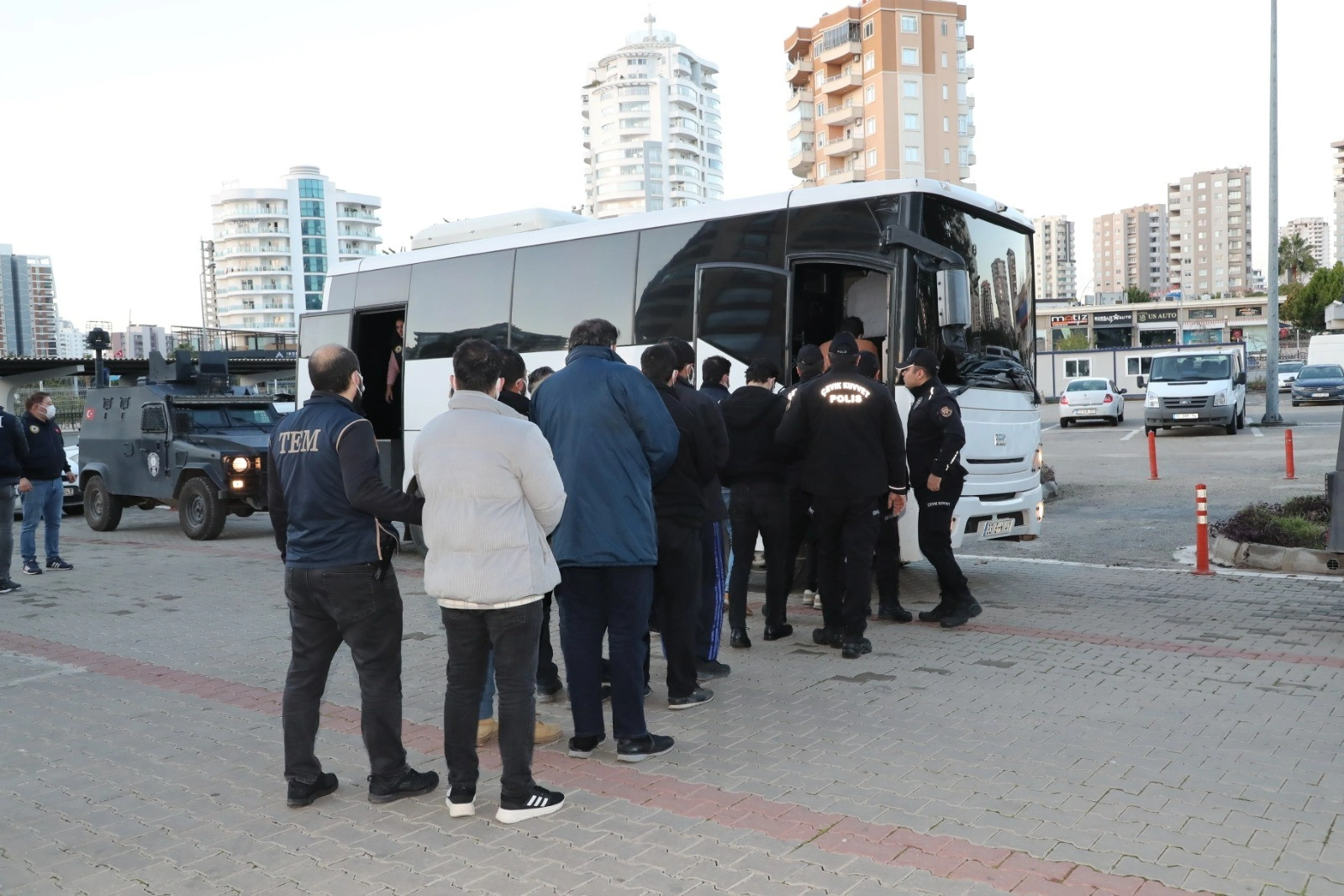 Mersin’de 5 DEAŞ’lı ile 1 PKK’lı terörist tutuklandı haberinin görseli