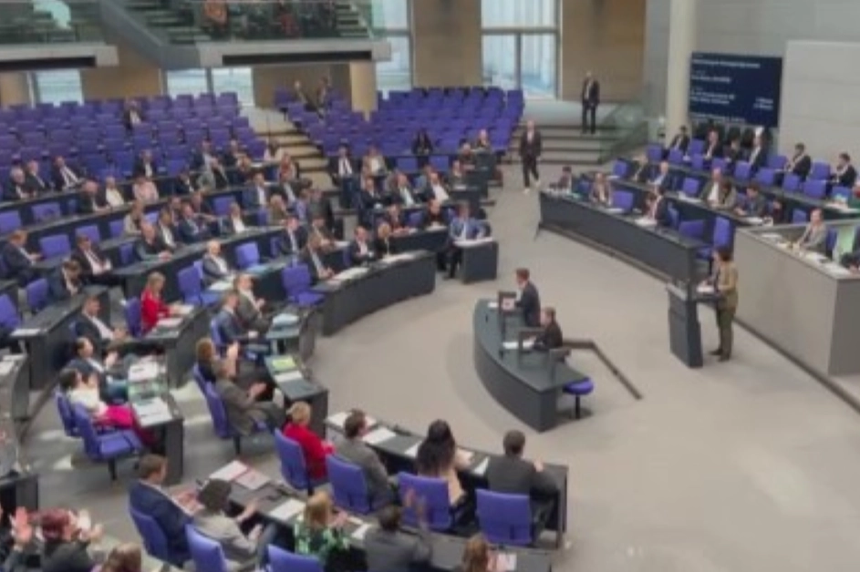 Yeni vatandaşlık yasası meclisten geçti haberinin görseli