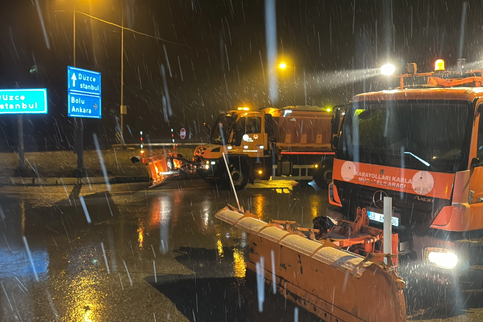 Bolu Dağı’nda kar yağışı ve sisin etkisinde