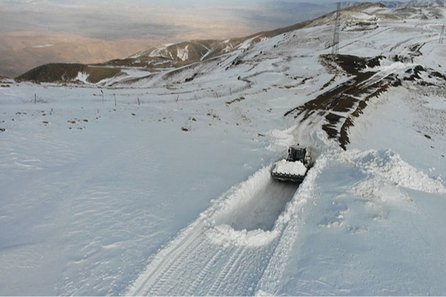 Hakkari’de kar kalınlığı 5 metreyi geçti