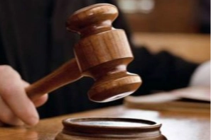 Siyahi gence copla saldıran polislerin cezası belli oldu haberinin görseli