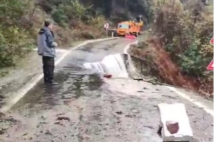 Kastamonu'da heyelan: İki ilçenin bağlantısı kesildi