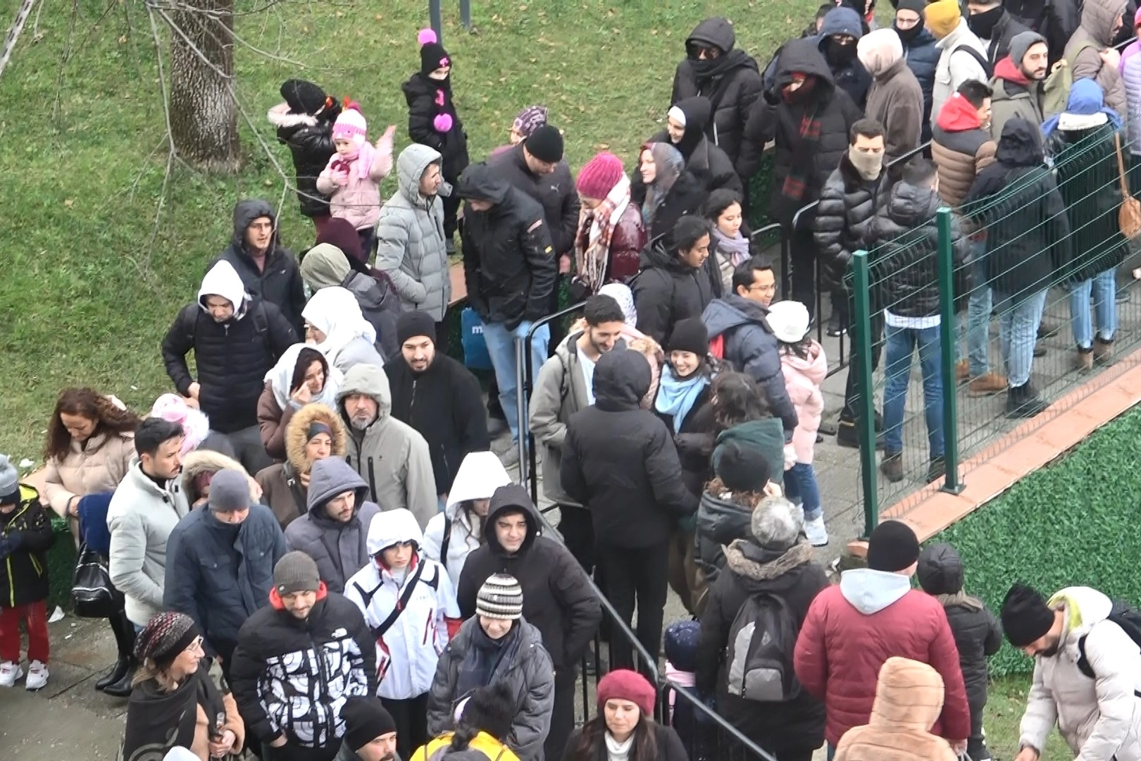 Uludağ'a turist akını başladı haberinin görseli
