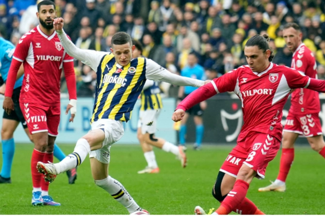 Fenerbahçe evinde berabere kaldı haberinin görseli
