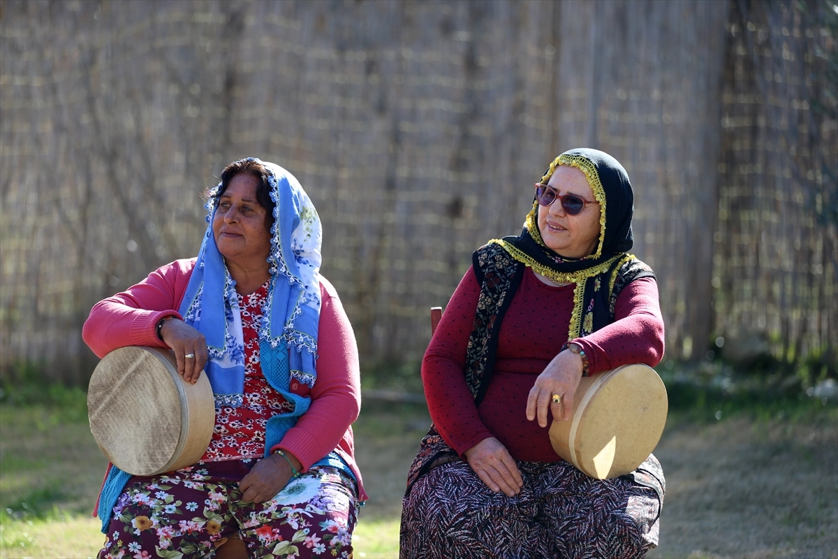 Muğla'nın Fethiye ilçesine özgü delbek çalgısı ün kazanıyor