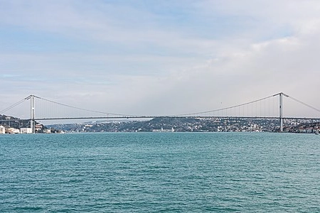 İstanbul Boğazı'nda gemi trafiği durduruldu