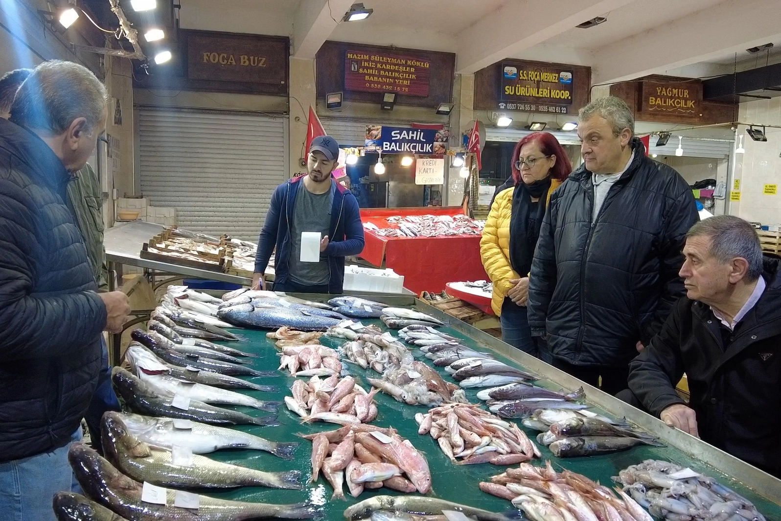 İzmir’de tezgahlarda levrek bereketi