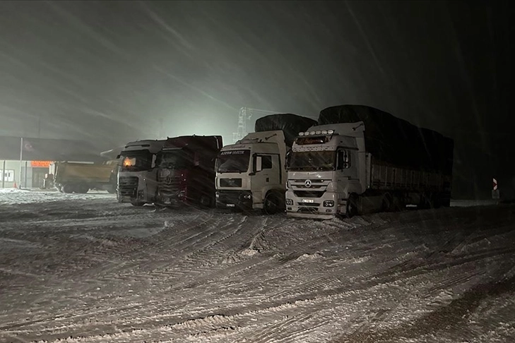 Sürücüler dikkat! Bu yol ağır tonajlı araçların geçişine kapatıldı haberinin görseli