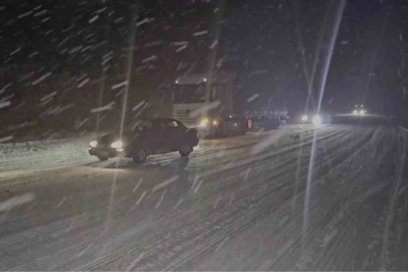 Tokat'ta trafiğe kar engeli haberinin görseli