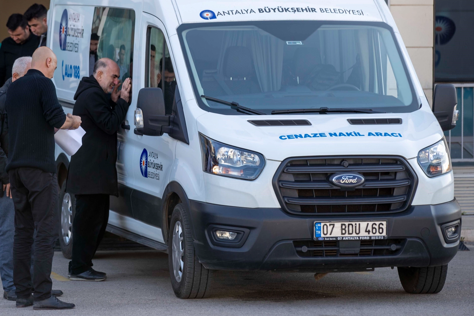 Antalya’da babanın kızına son vedası!