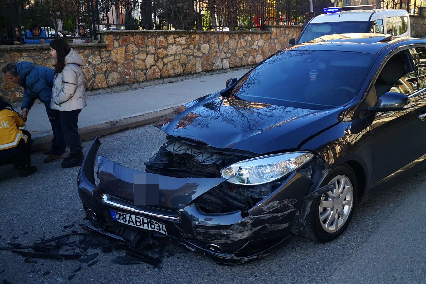 Karabük'te feci trafik kazası haberinin görseli