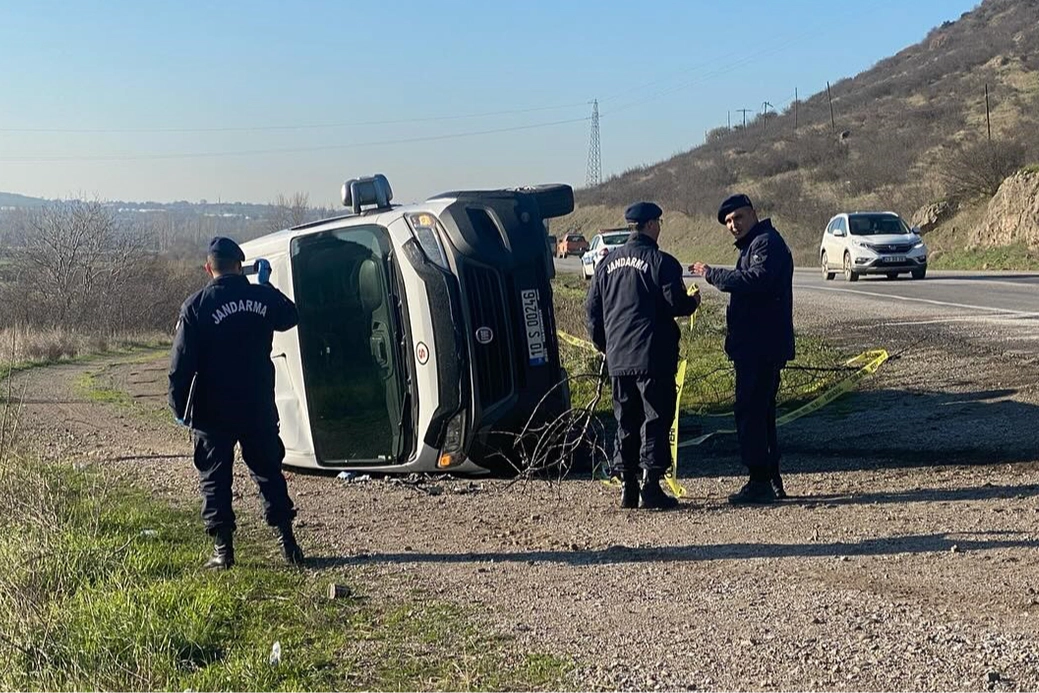 Balıkesir'de kaza: Otomobil, infaz koruma aracına çarptı