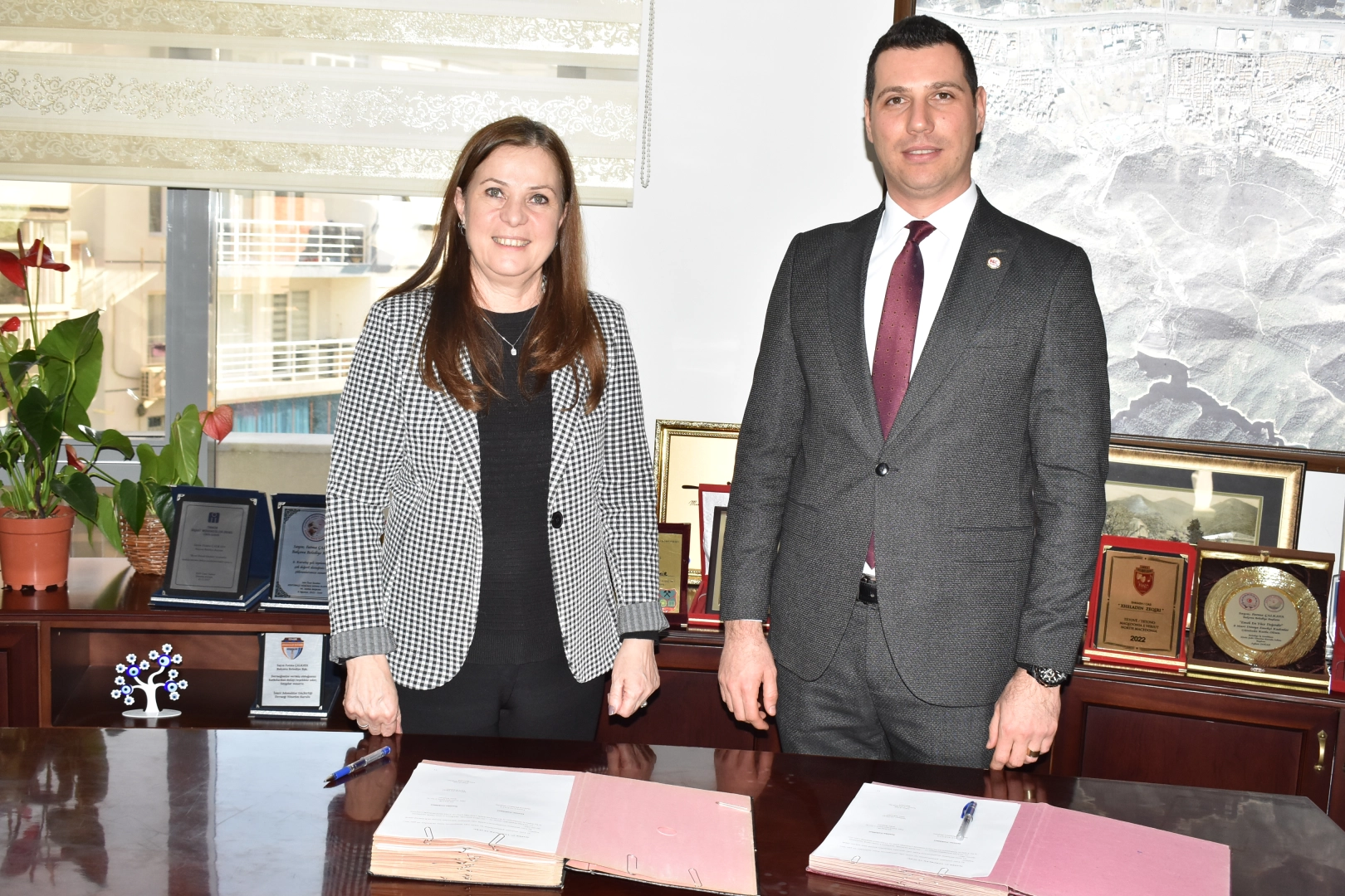 Balçova’da Memurlarla toplu iş sözleşmesi haberinin görseli