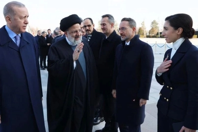 İran Cumhurbaşkanı, Hafize Gaye Erkan ile tokalaşmadı haberinin görseli