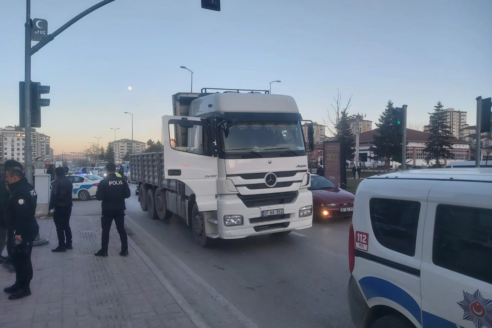 Kastamonu'da yolun karşısına geçmen isterken yaralandı