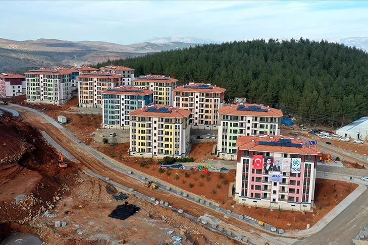 46 bin deprem konutunun kura çekimi 1 Şubat'ta yapılacak haberinin görseli