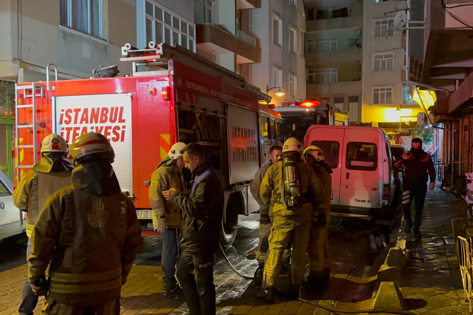 İstanbul'da solunum cihazı evi yaktı: 1 yaralı