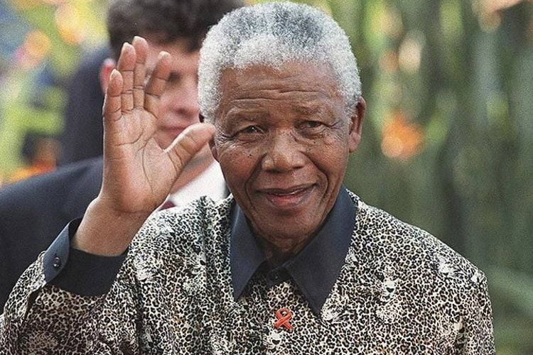 Siyahi lider Nelson Mandela kimdir?