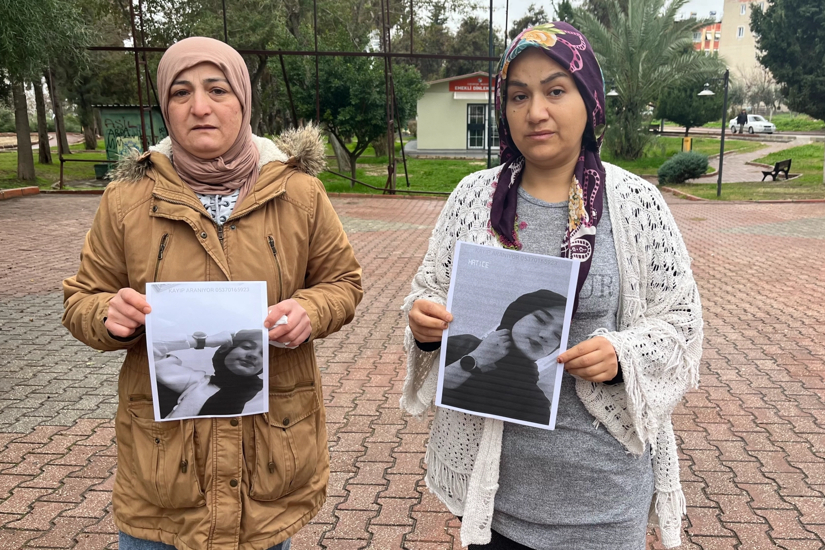Adana'da parkta sigara içerken kaybolan kız kuzenler aranıyor haberinin görseli