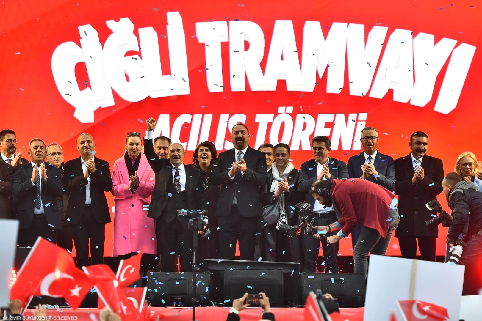 Çiğli Tramvayı hizmette: Başkan Soyer ilk yolcusu oldu, seferler ücretsiz haberinin görseli