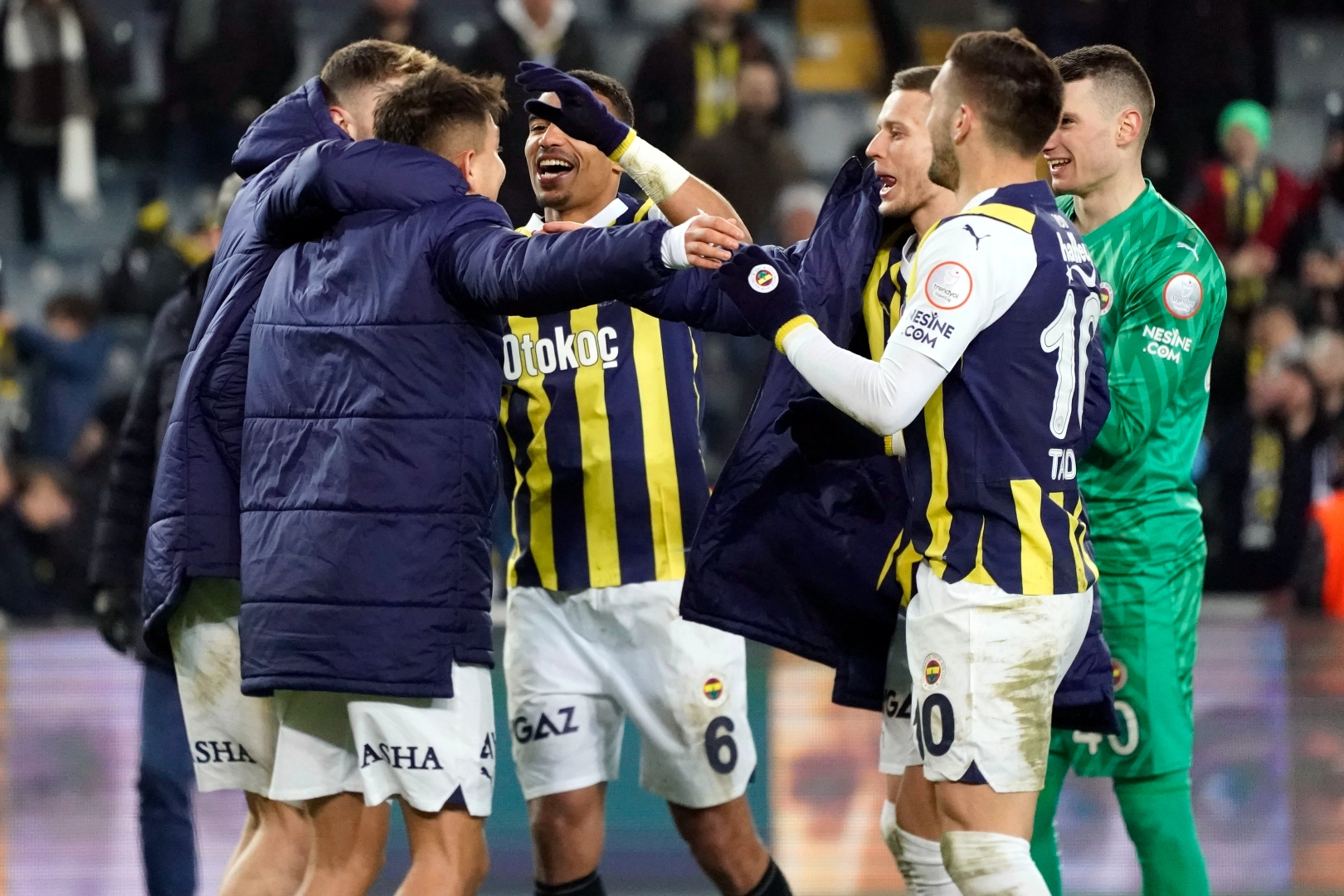 Kanarya liderliği bırakmadı: Fenerbahçe - MKE Ankara Gücü: 2-1