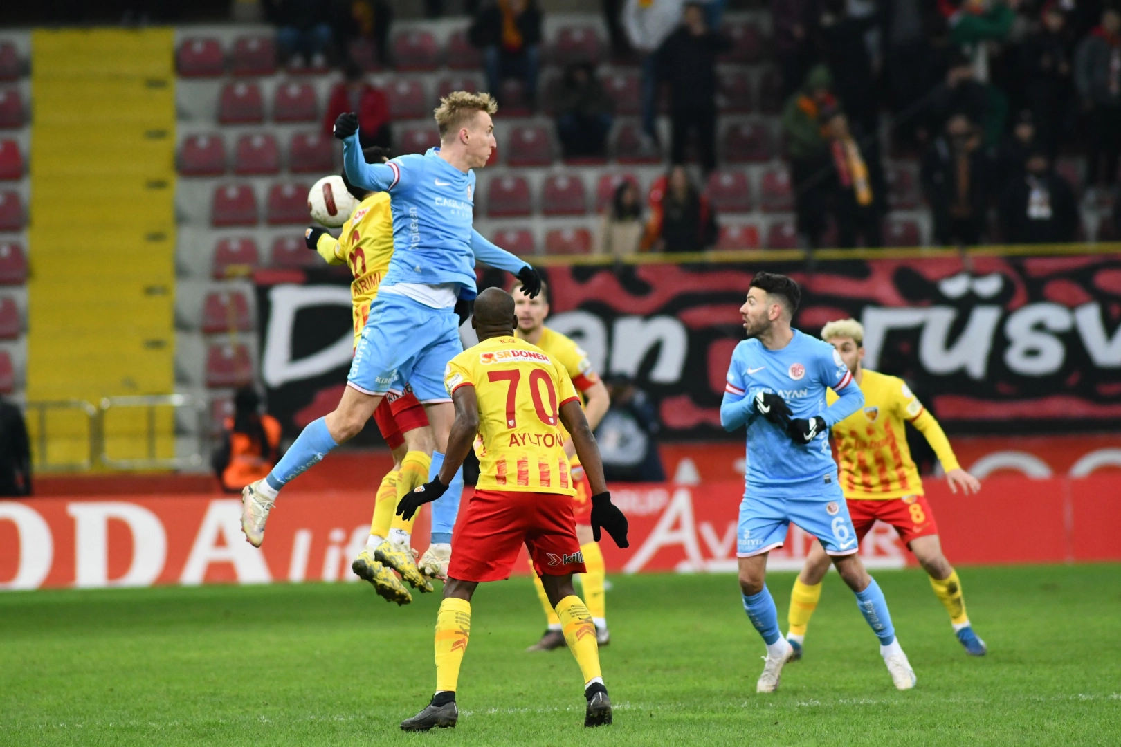 Antalyaspor, deplasmandan beraber döndü haberinin görseli