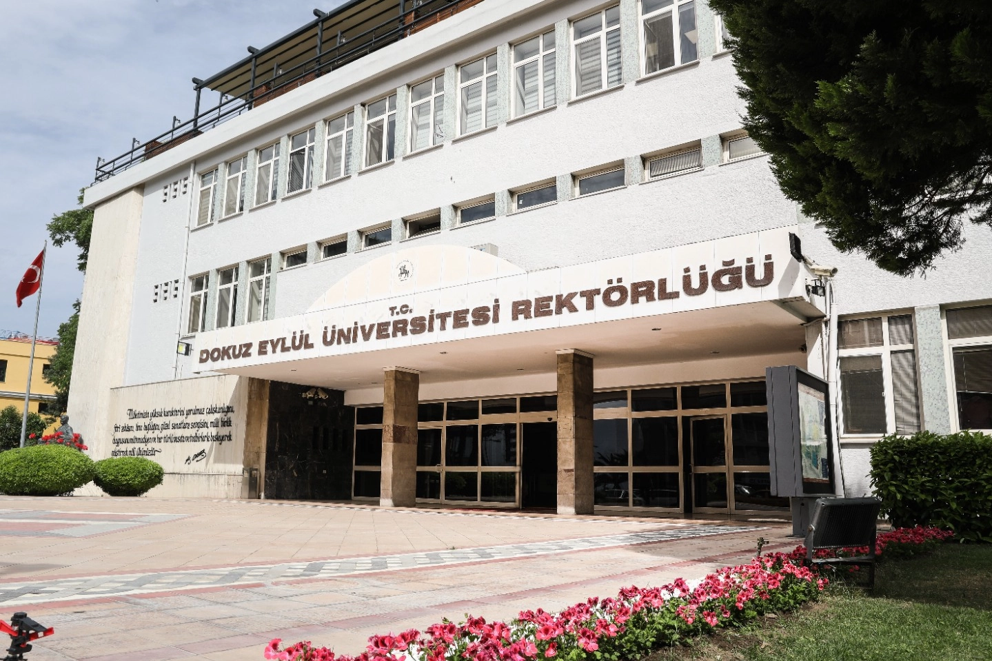 Dokuz Eylül Üniversitesi deprem araştırmalarına hız verdi
