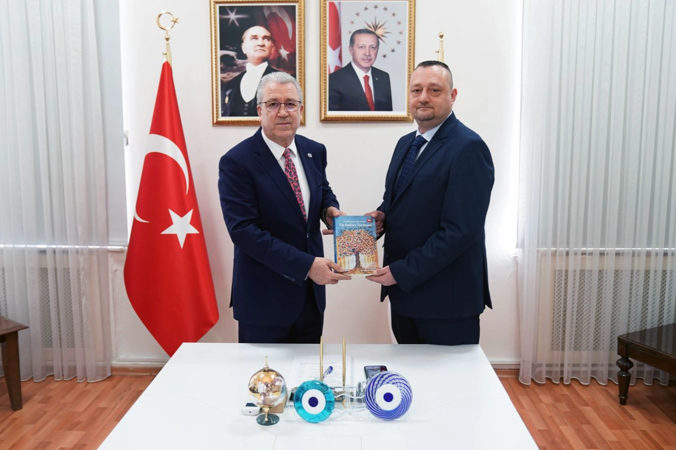 Egeli Akademisyenlerden 100. yıla özel kitaba katkı